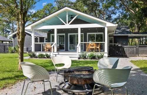 West Ashley House | Renovated - 4 BR Home - Huge Yard
