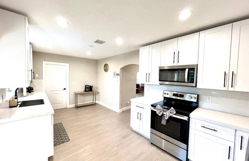 Middle River Terrace House | Renovated 5BR/3BA Home w/Pool
