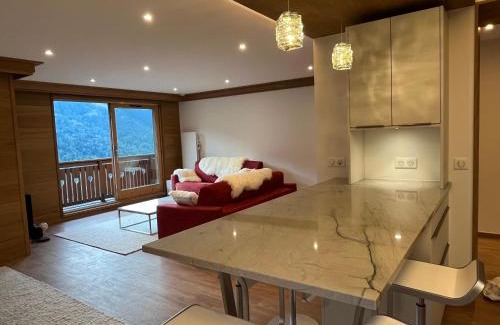 Meribel Apartment | Renovated 6-8 pers Luxury Chalet in Meribel Centre 85m2 3BR 3BA with Mountain View and boots heater !