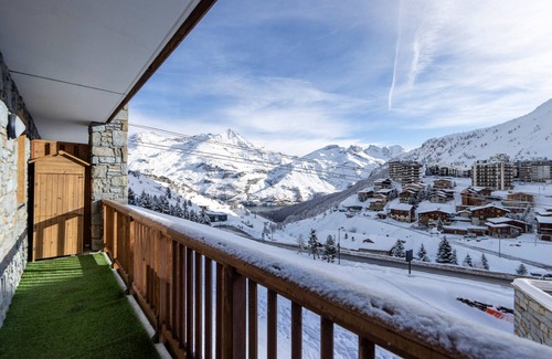 Les Almes Apartment | Renovated apartment 5 ppl, Tignes le Lac, balcony, parking, at the foot of the slopes