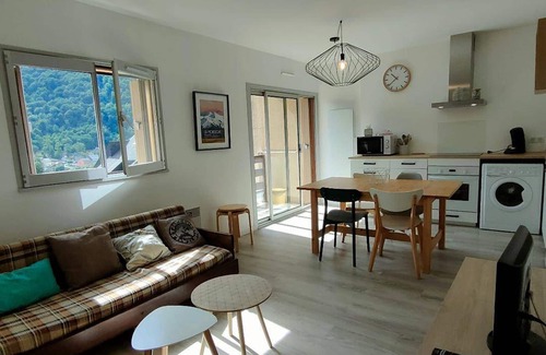 Cauterets Apartment | Renovated apartment for 4 with parking in Cauterets