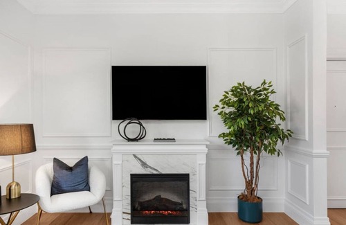 Mosman Apartment | Renovated Apartment Five Minutes to Ferry
