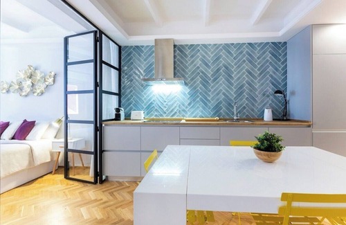 Embajadores Apartment | Renovated Apartment in Lavapiés