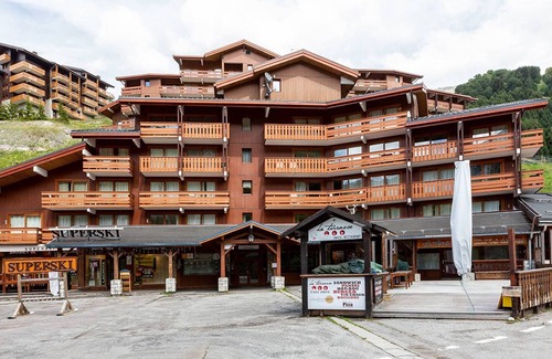 Les Allues Apartment | Renovated apartment in Méribel Mottaret - Near slopes!