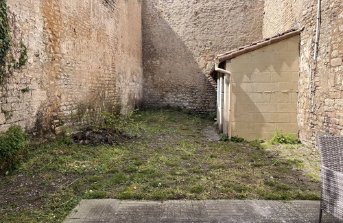 Centre Ville Apartment | Renovated apartment ★ wifi ★ garden ★ center of Niort