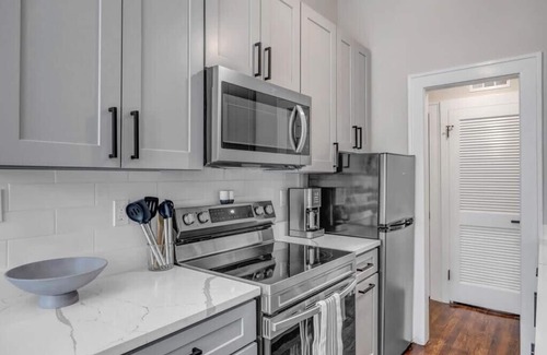 Riverside Apartment | Renovated Apt - Blocks from Shoppes of Avondale!