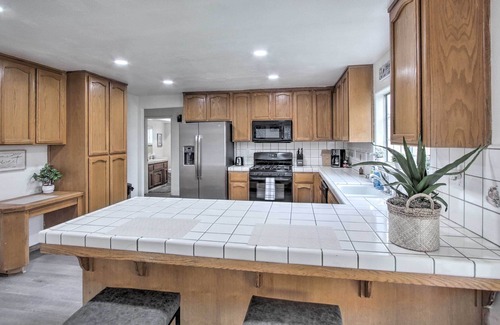 Pumpkin Center House | Renovated Bakersfield Home w/ Private Yard!
