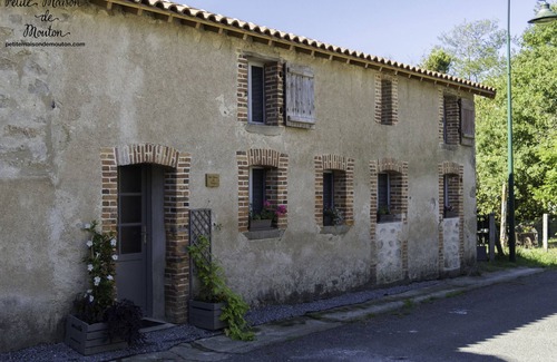 Azat-le-Riz House | Renovated barn, great for countryside walks, and bike rides