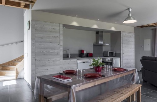 Chapeau Cottage | Renovated barn with terrace and Scandinavian decor - near Le Pal park