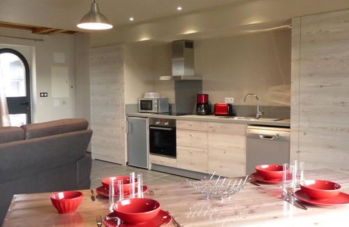 Chapeau Cottage | Renovated barn with terrace and Scandinavian decor - near Le Pal park