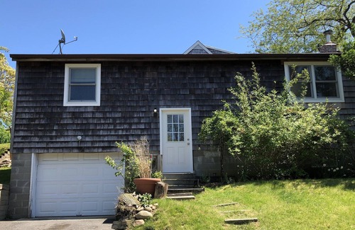 Montauk Cottage | Renovated Beach Cottage ~ Walk/Bike To Montauk Village