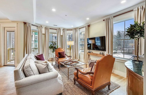 Egleston Square Condo | Renovated Boston Condo | Near T