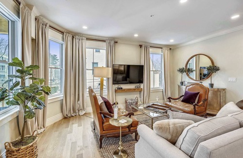 Egleston Square Condo | Renovated Boston Condo | Near T