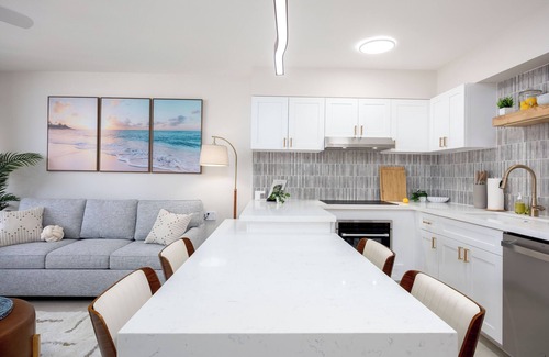 Waikiki Condo | Renovated Boutique-Style Ocean View Condo w/Parking - Secret Door Surprise!