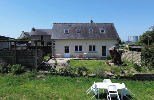 Plouguerneau House | Renovated Breton house located in a quiet area, close to town and beaches