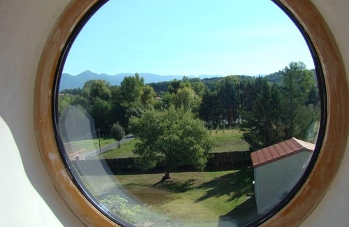 Ceret House | Renovated Catalan farmhouse, 2 minutes from the centre of Céret, not overlooked.