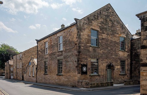 Barnard Castle Apartment | Renovated Chapel Apartment in Barnard Castle