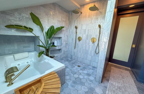 Flemington Other | Renovated Charming Rustic Farmhouse, Modern + Stylish Retreatnn