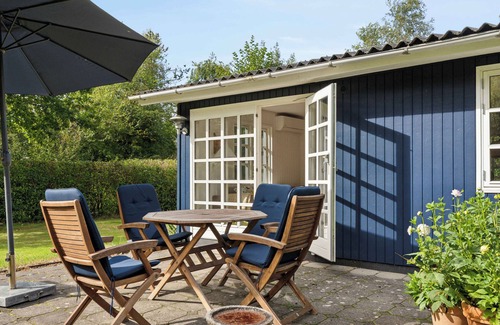 Ronbjerg House | Renovated classic cottage close to beach