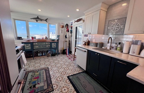 Cape Cod House | Renovated Coastal Beach Front Home On Cape Cod Bay (2391)