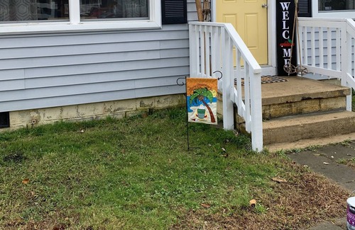 Issue House | Renovated Colonial Beach Cottage