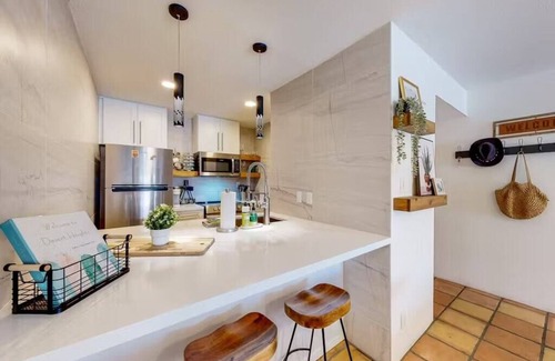South Scottsdale Condo | Renovated Condo with Pool, Spa, & Gym access