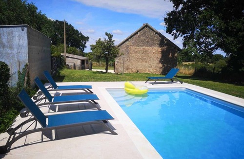 Durdat-Larequille Cottage | Renovated cottage with shared pool, pets allowed, near Néris-Les-Bains
