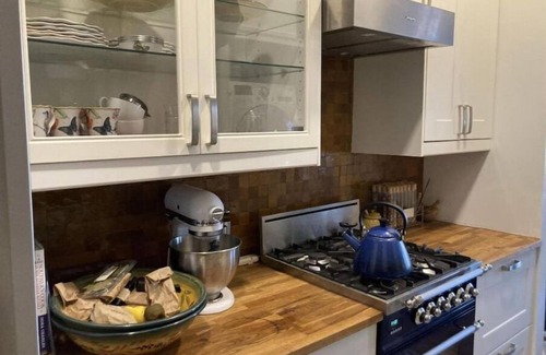 Gowanus Apartment | Renovated Cozy 1BR in Park Slope w/private roof deck!