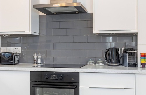 Livesey Apartment | Renovated cozy 2BR w/balcony in Vibrant Peckham