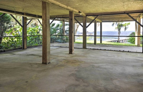 Crescent City House | Renovated Crescent Lake Escape w/Waterfront Deck!