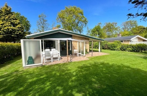 Sint Maartenszee House | Renovated detached luxury bungalow
