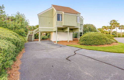 Sealoft Villas Cottage | Renovated dog-friendly home with decks, marsh views & Seabrook amenity cards