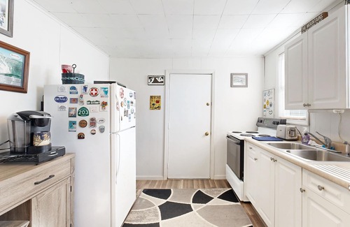 Jefferson Township House | Renovated dog-friendly home near Kooser State Park with fireplace & deck