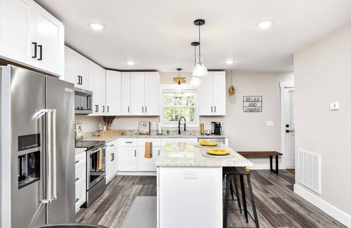 Dunean House | Renovated Downtown Greenville Urban Retreat