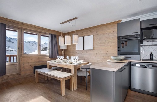 Val-Thorens Apartment | Renovated duplex for 12, direct slope access