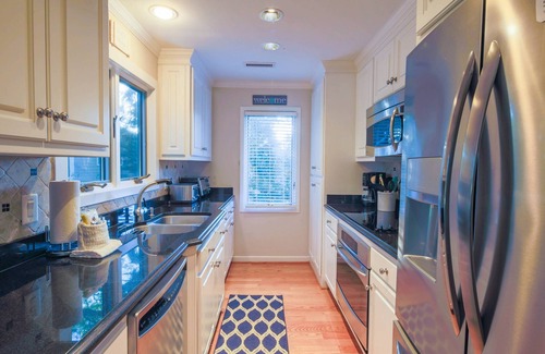 Isle of Palms House | Renovated End Unit; Fabulous Screened Porch; Enjoy Community Pool AND Tennis & Pickle Ball Courts!