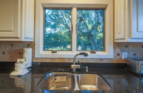 Isle of Palms House | Renovated End Unit; Fabulous Screened Porch; Enjoy Community Pool AND Tennis & Pickle Ball Courts!