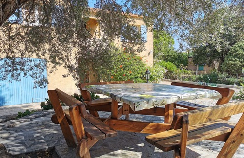 L'Ile-Rousse House | 🏡 Renovated Family Home with Garden & Beach 10 min Walk