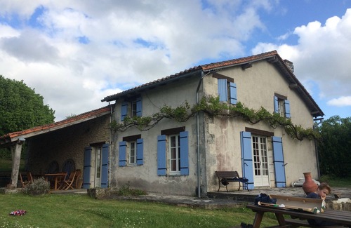 Verteillac House | Renovated farmhouse with stunning views & heated pool