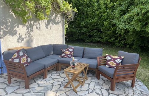 Verteillac House | Renovated farmhouse with stunning views & heated pool