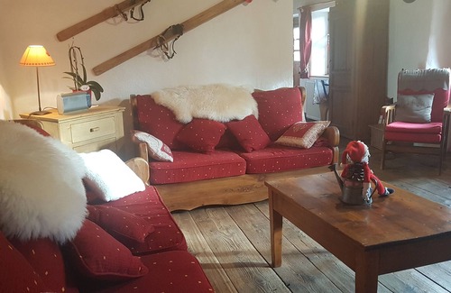 Queige Ski Chalet | Renovated farmhouse near Les Saisies 7 people 3 bedrooms