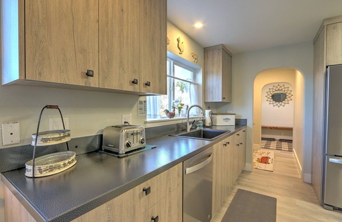 Carbondale House | Renovated Farmhouse w/wraparound views, Near Dwtn, 30mi. Aspen &12mi. to Ski
