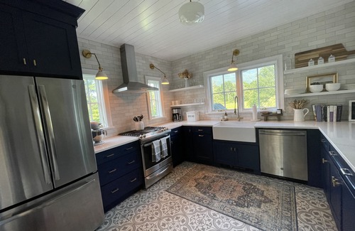 Saugerties House | Renovated Farmhouse With Catskill Mountain Views
