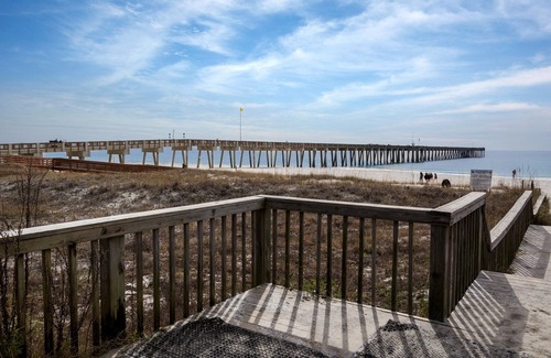 Silver Sands House | Renovated | Fenced Backyard | Pet Friendly | FLPCB82