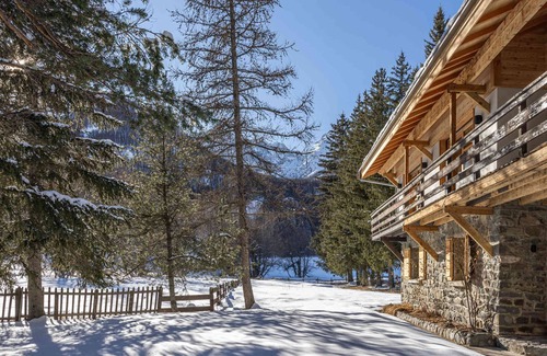 Monetier-les-Bains Ski Chalet | Renovated family chalet at the slopes
