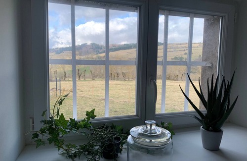 Siaugues-Sainte-Marie Cottage | Renovated country chic cottage, 6 bedrooms for 13, garden, terrace, Haute-Loire