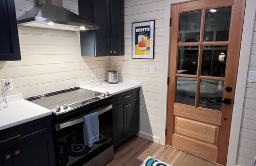Highlands Hills Cottage | Renovated Highland’s cottage - private and 3 minutes from downtown!
