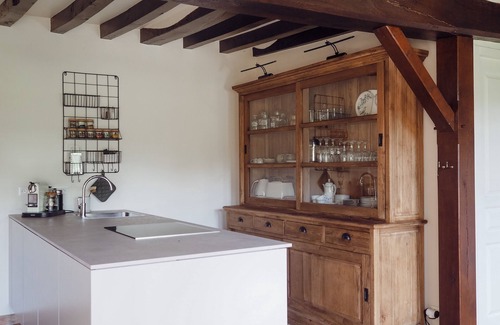 Cuncy-les-Varzy Cottage | Renovated historic farmhouse - cozy terrace, many excursion destinations