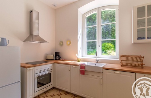 Le Vieil-Bauge Cottage | Renovated historic house with garden, pets allowed, parking - near Baugé