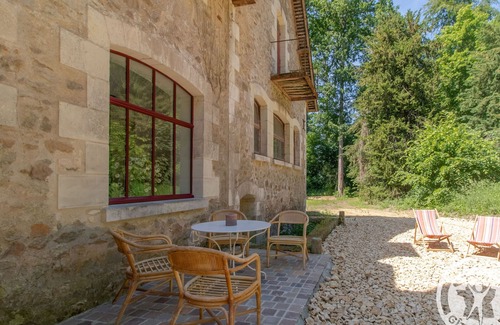 Le Vieil-Bauge Cottage | Renovated historic house with garden, pets allowed, parking - near Baugé